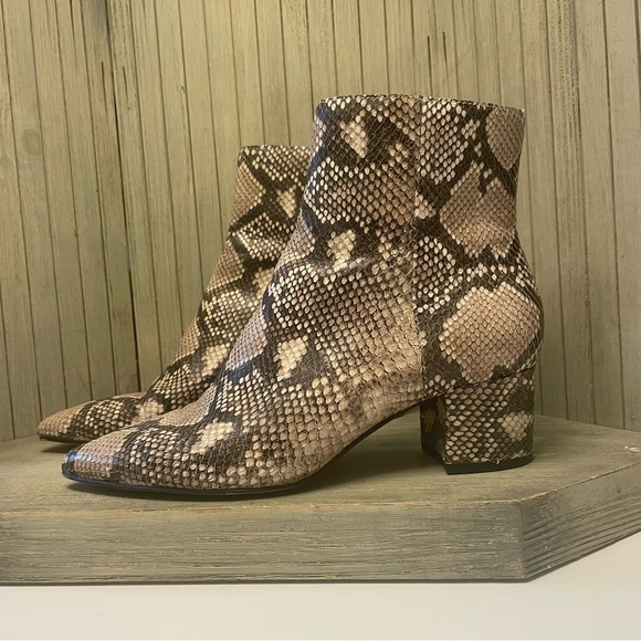 Flawless Dolce Vita Snakeskin Pointed Toe Boots 8 - Picture 2 of 10